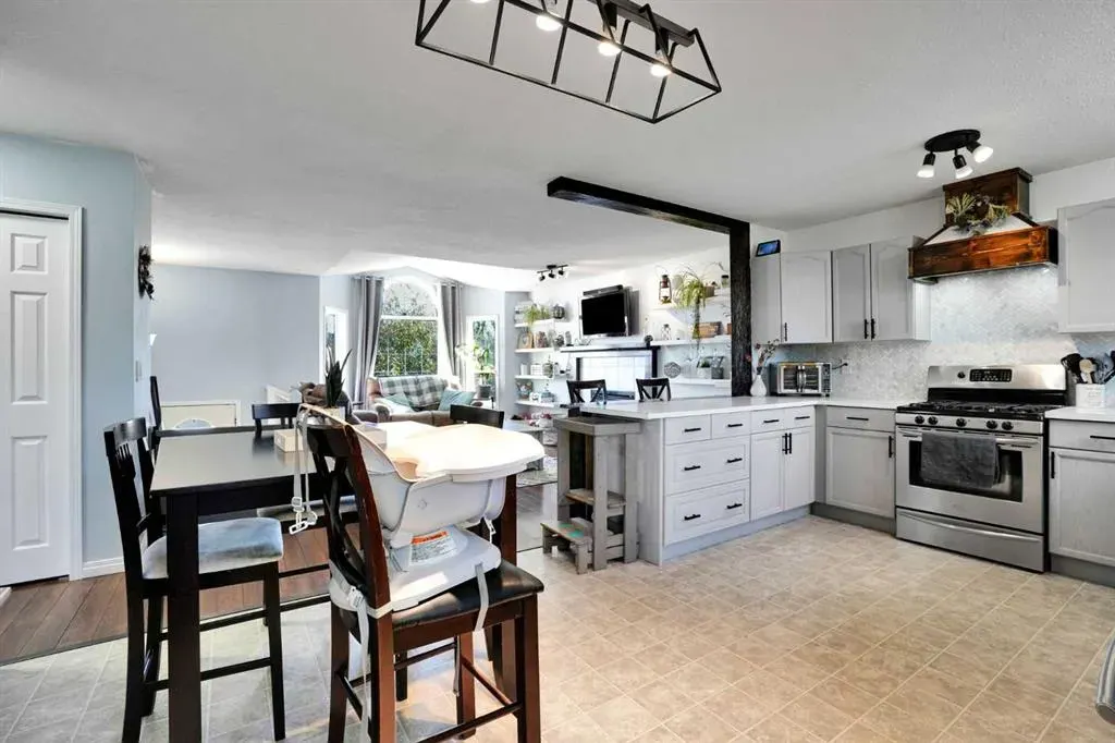 106 Strathaven Bay