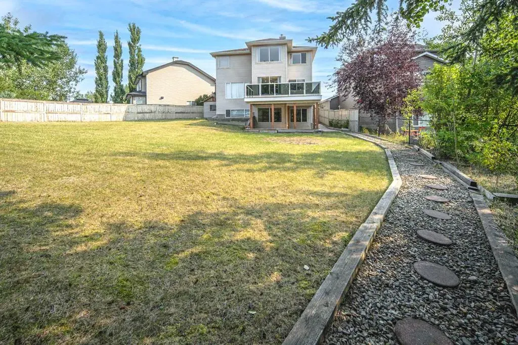 66 Royal Oak Grove NW
