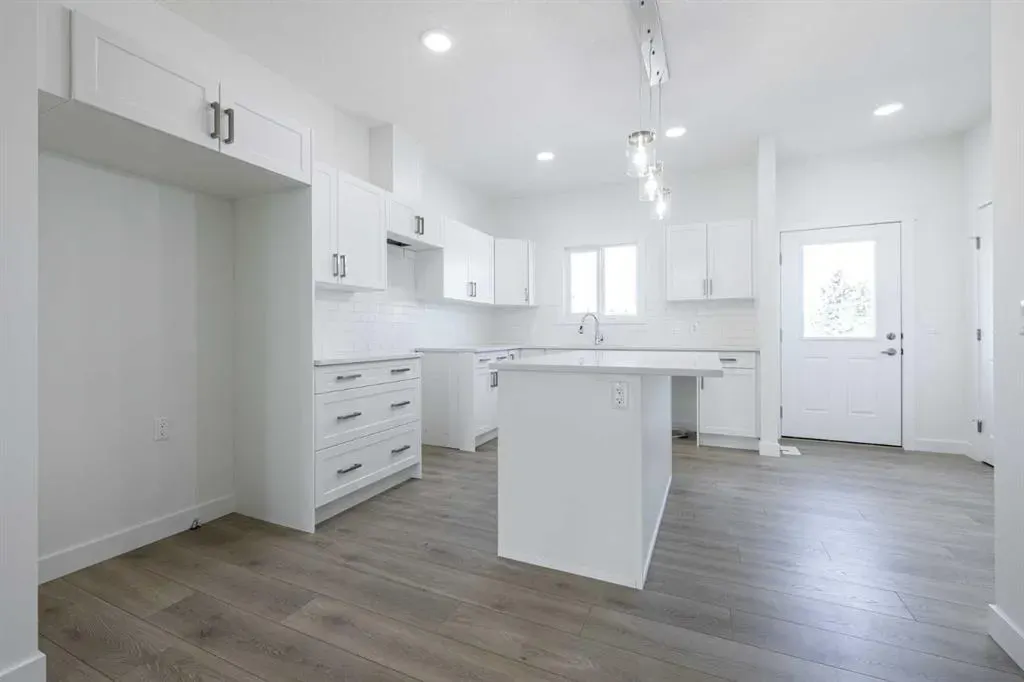 11 Tillotson Loop