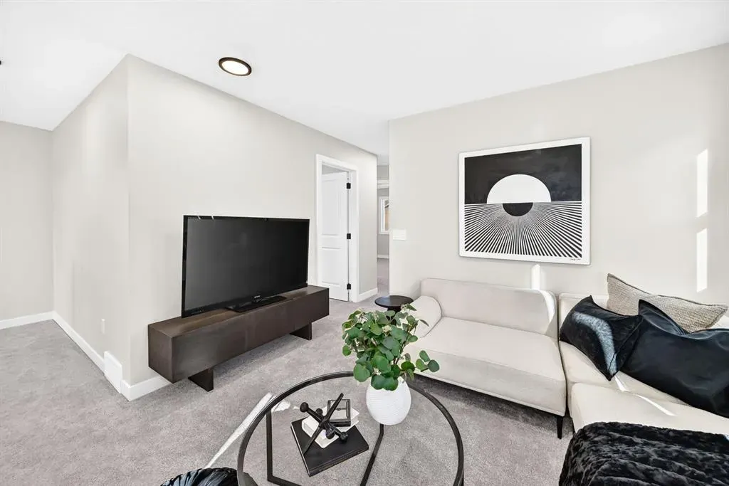 31 Fireside Common W