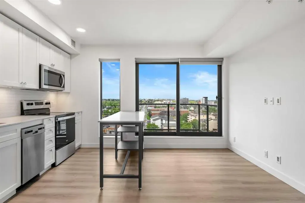 123 4 Street NE #1208