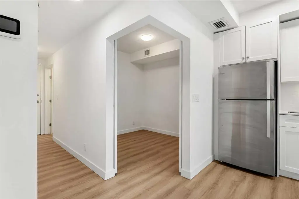 123 4 Street NE #1208