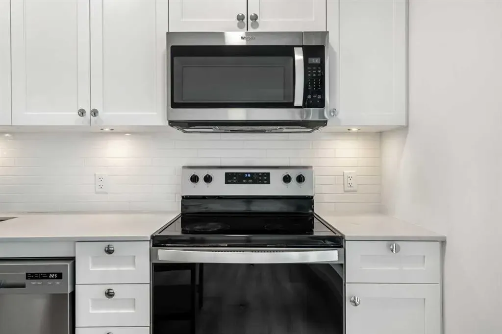 123 4 Street NE #1208