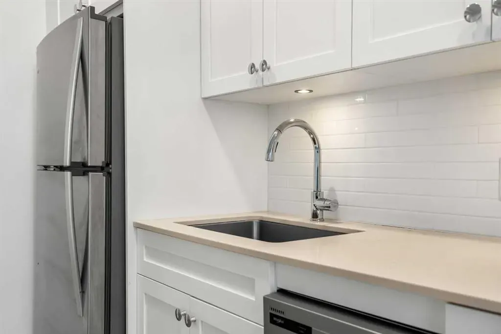 123 4 Street NE #1208