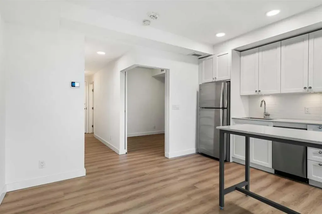 123 4 Street NE #1208