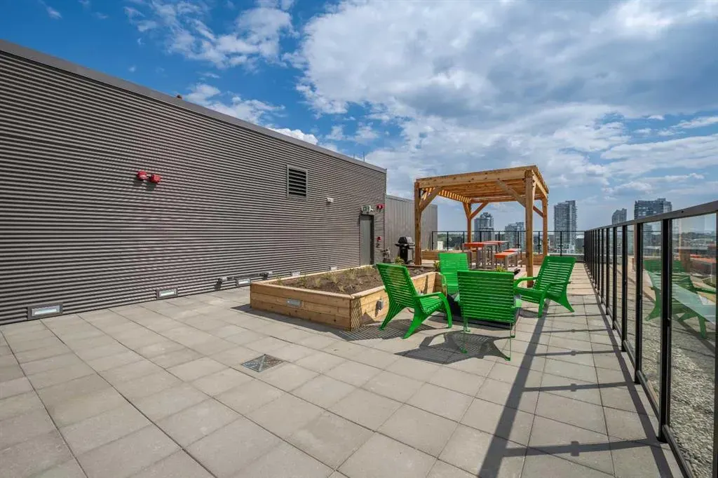 123 4 Street NE #1208