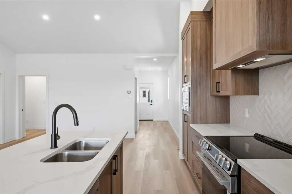15 Coopersfield Link SW #1600