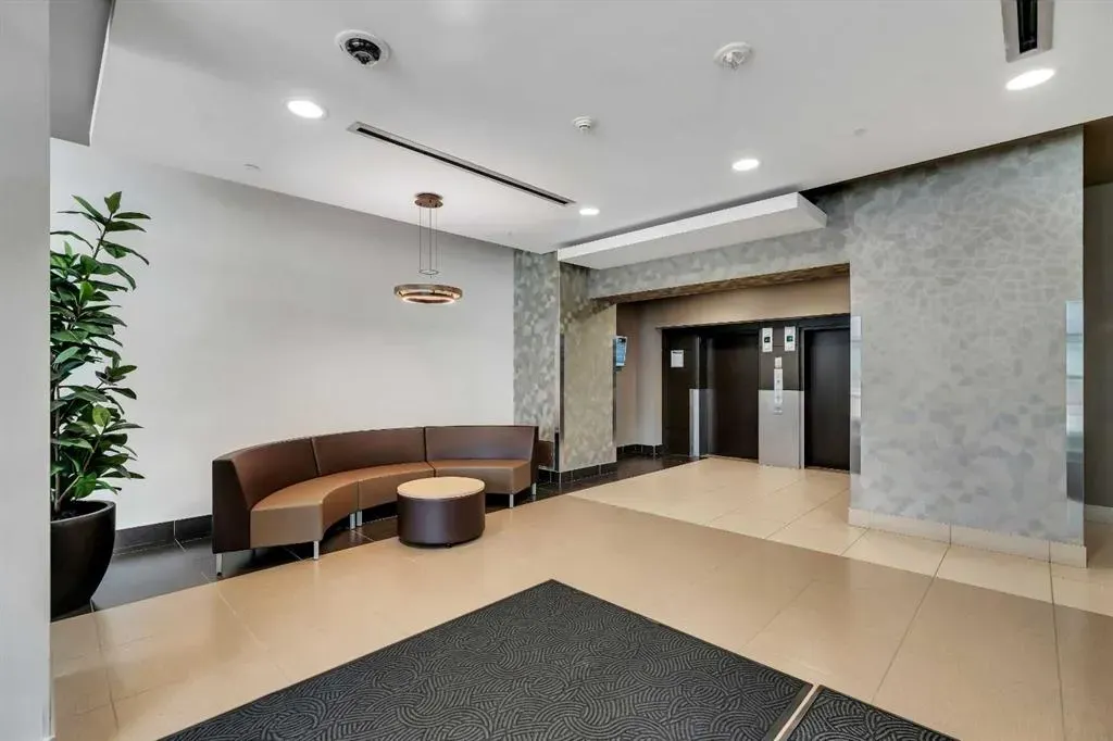 220 12 Avenue SE #2001