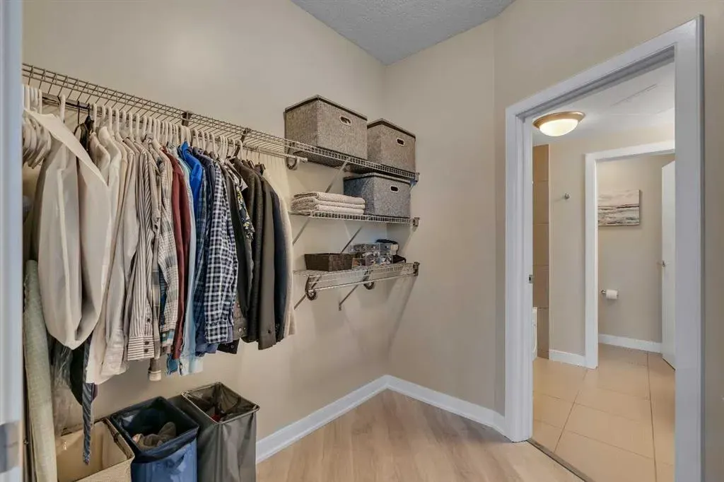 220 12 Avenue SE #2001