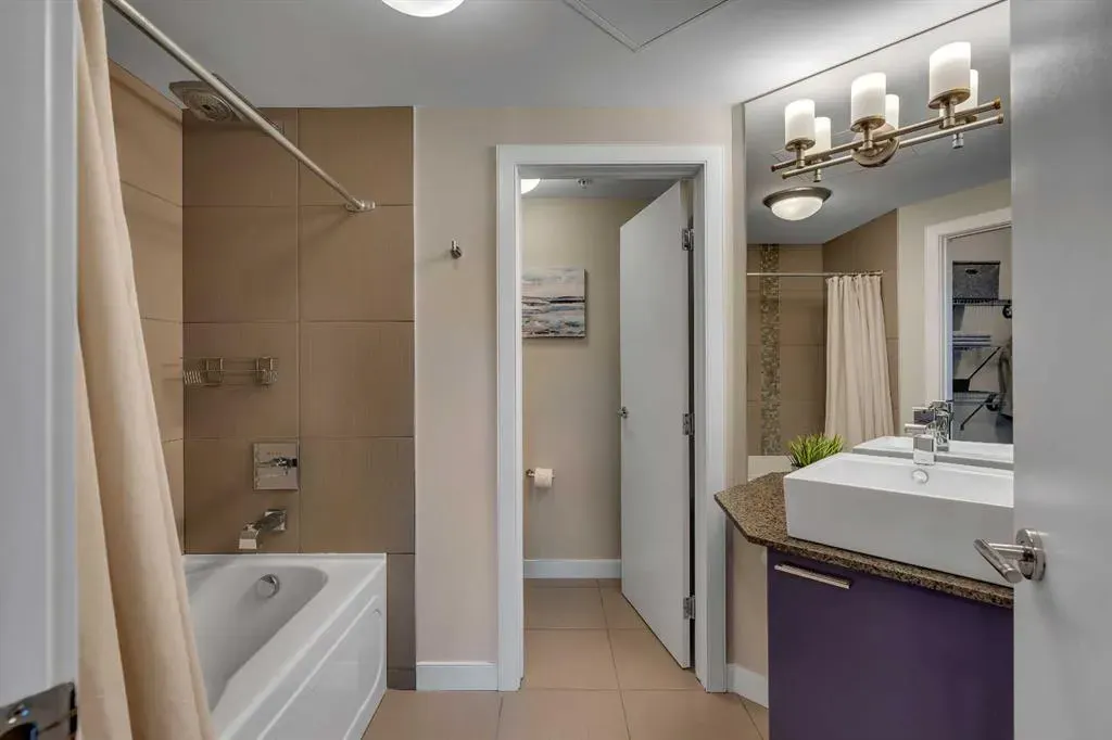 220 12 Avenue SE #2001