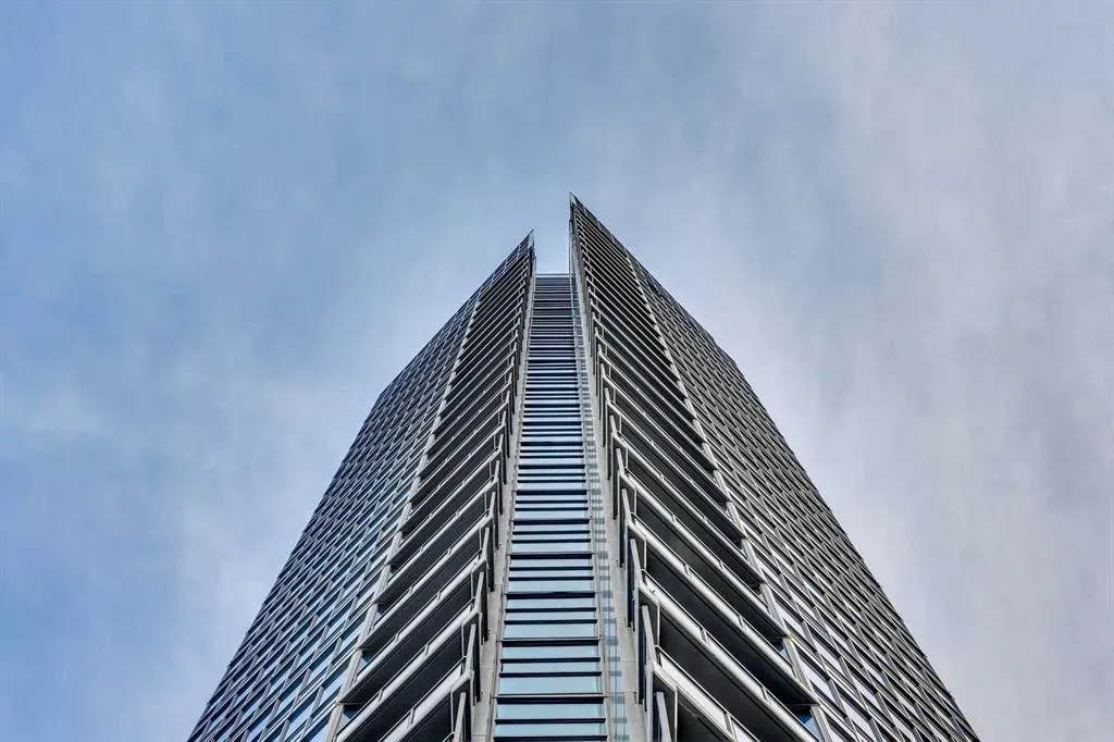 225 11 Avenue SE #1610