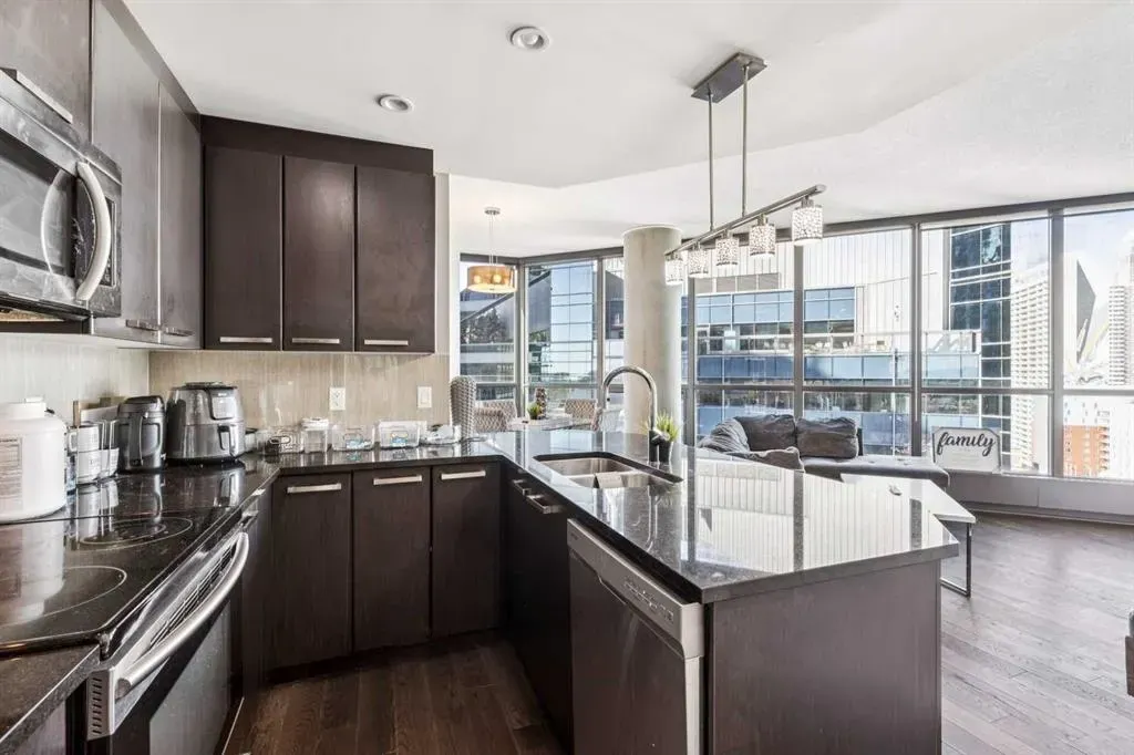 225 11 Avenue SE #1610