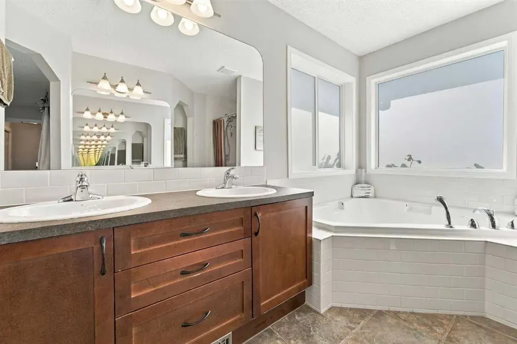 115 Morningside Point SW