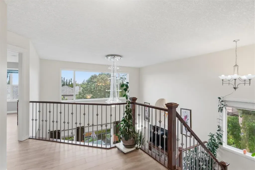 21 Royal Ridge Hill NW