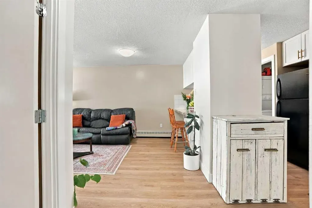 626 15 Avenue SW #301