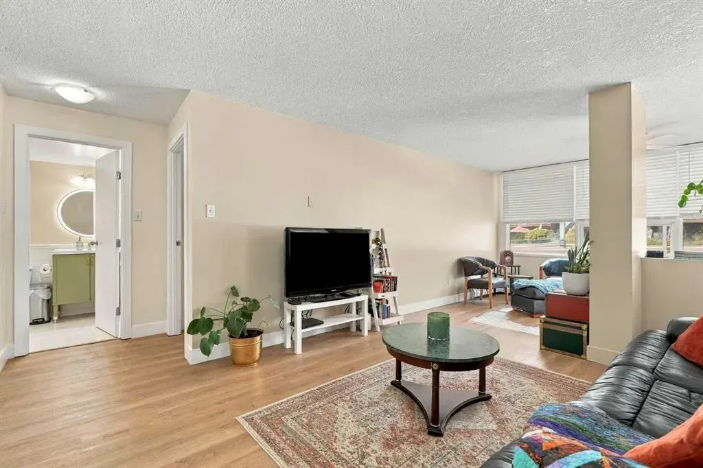 626 15 Avenue SW #301