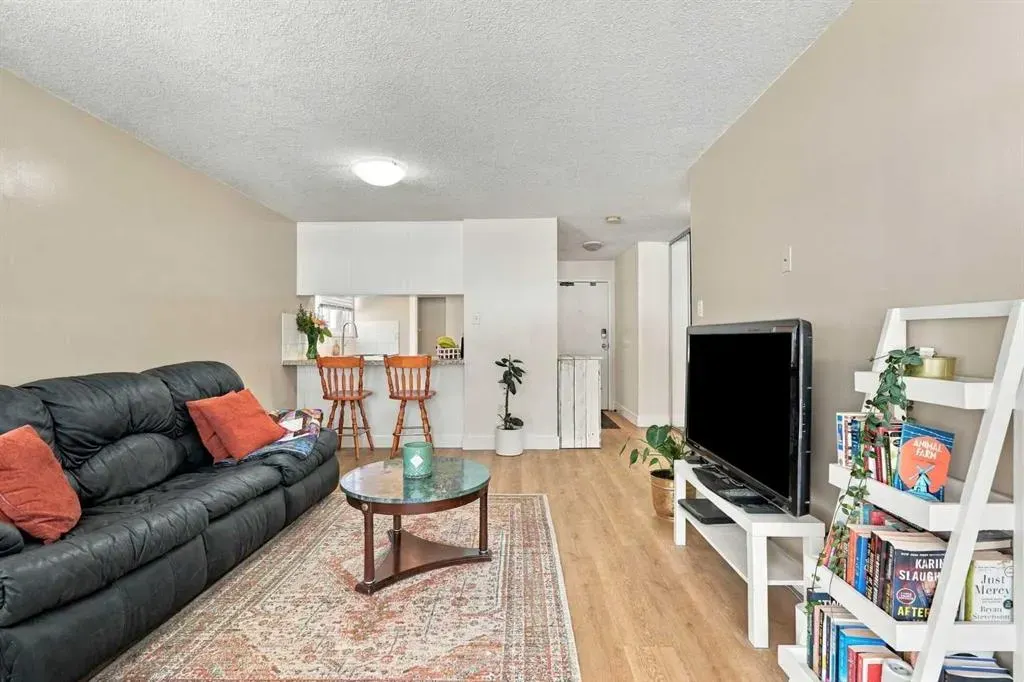 626 15 Avenue SW #301