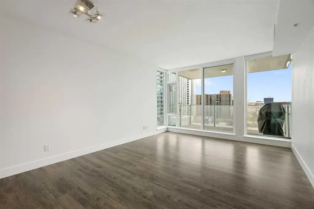 519 Riverfront Avenue SE #1006