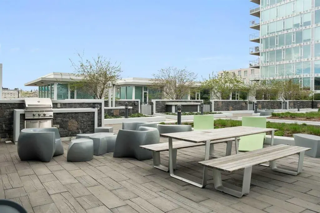 519 Riverfront Avenue SE #1006