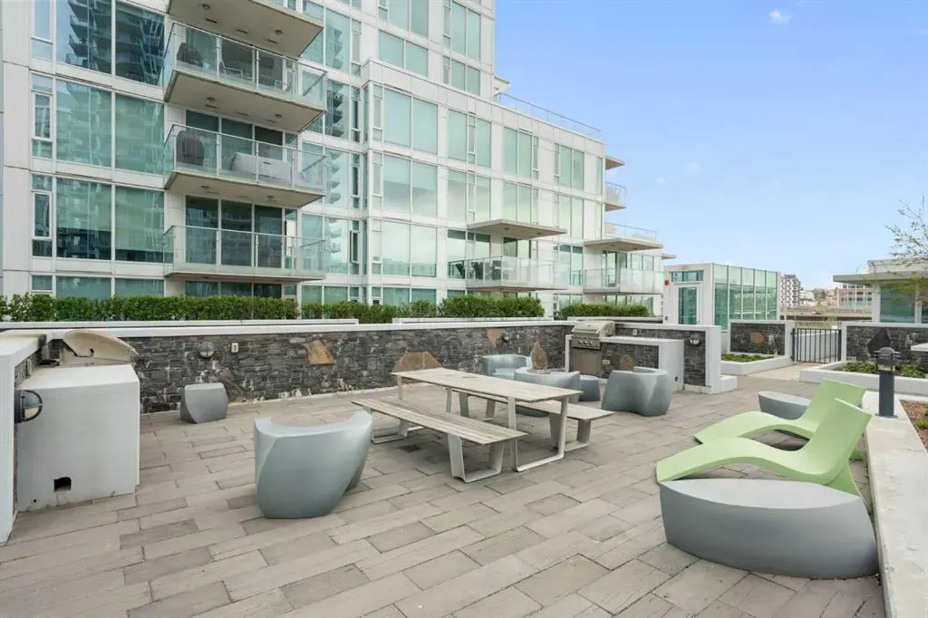 519 Riverfront Avenue SE #1006
