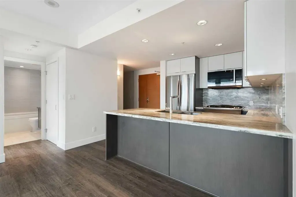 519 Riverfront Avenue SE #1006