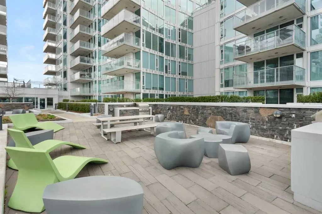 519 Riverfront Avenue SE #1006