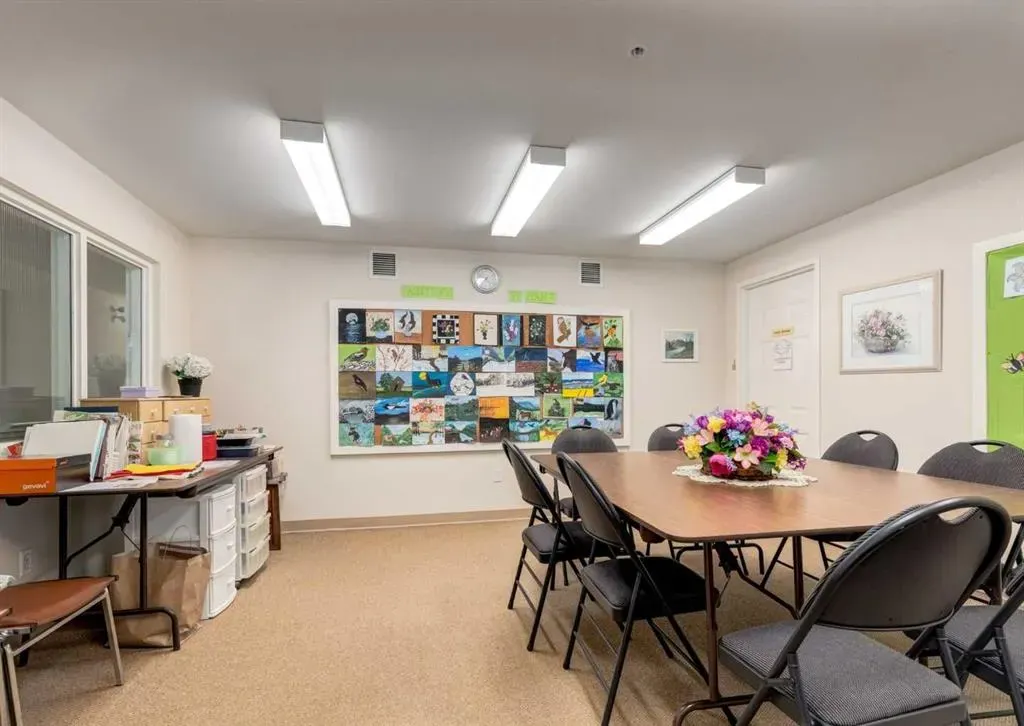 305 1 Avenue NW #101