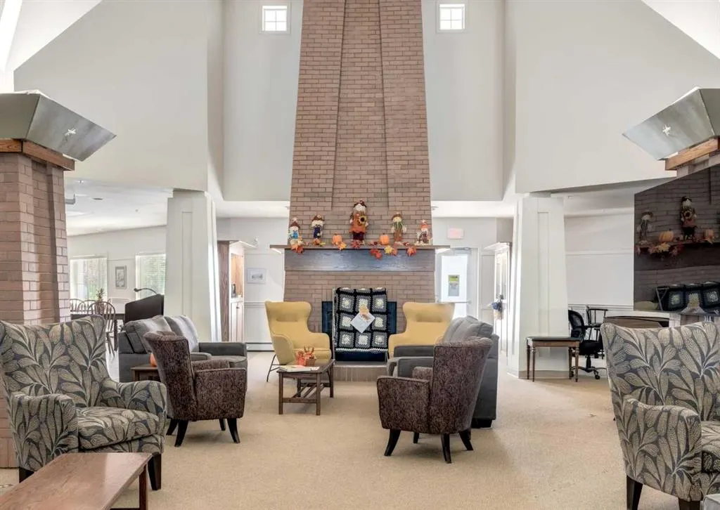 305 1 Avenue NW #101