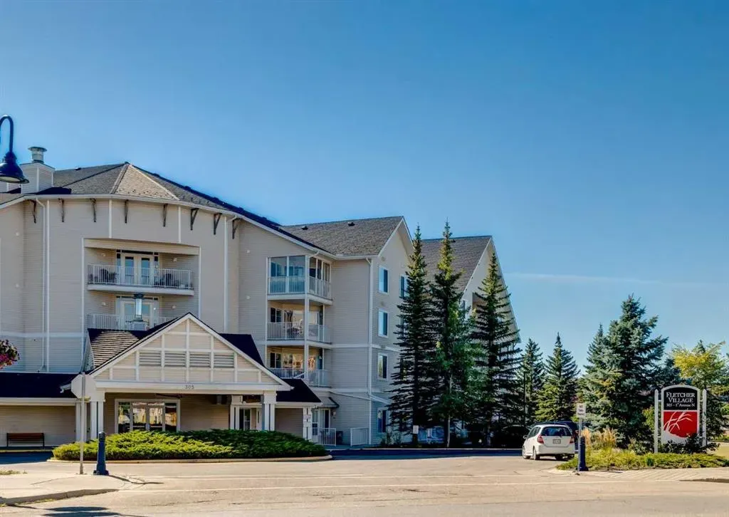 305 1 Avenue NW #101