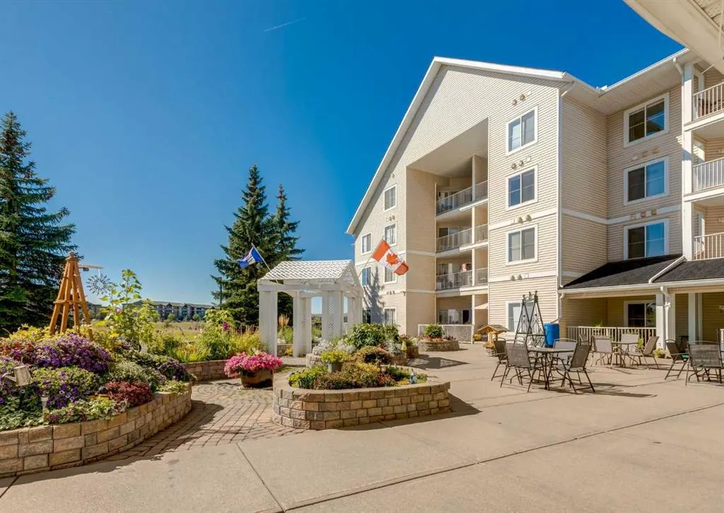 305 1 Avenue NW #101
