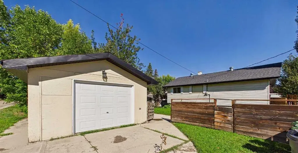 94 Lakeside Boulevard