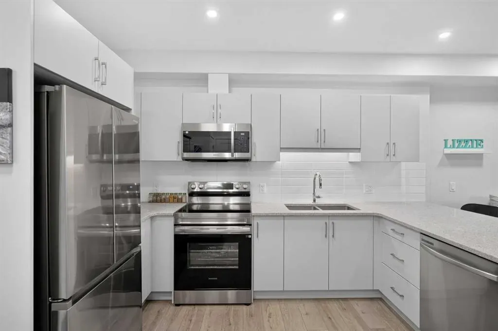 81 Arbour Lake View NW #1209