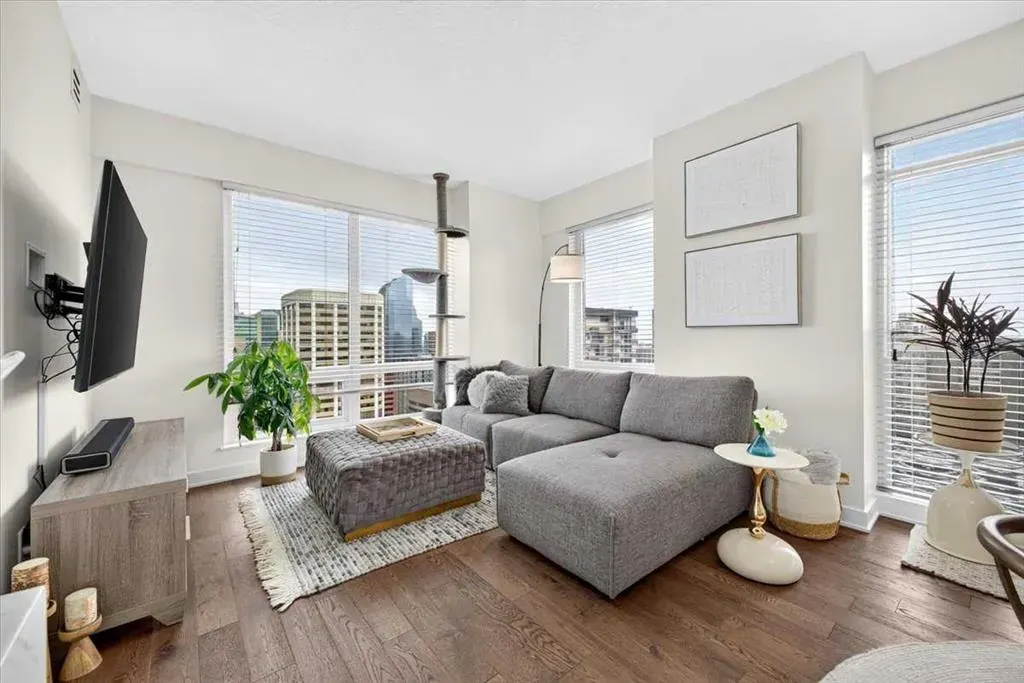 930 6 Avenue SW #3306