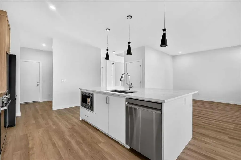 1040 Sailfin Heath