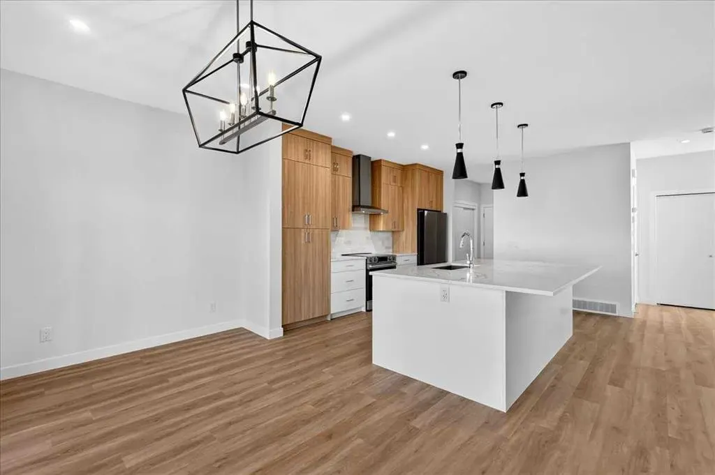1040 Sailfin Heath