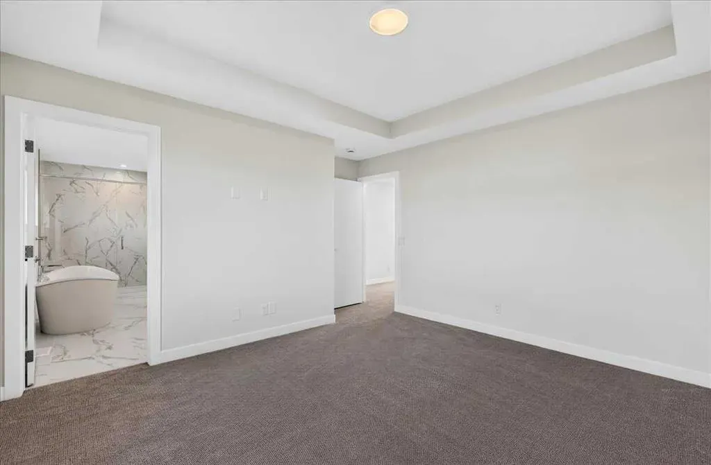 1040 Sailfin Heath