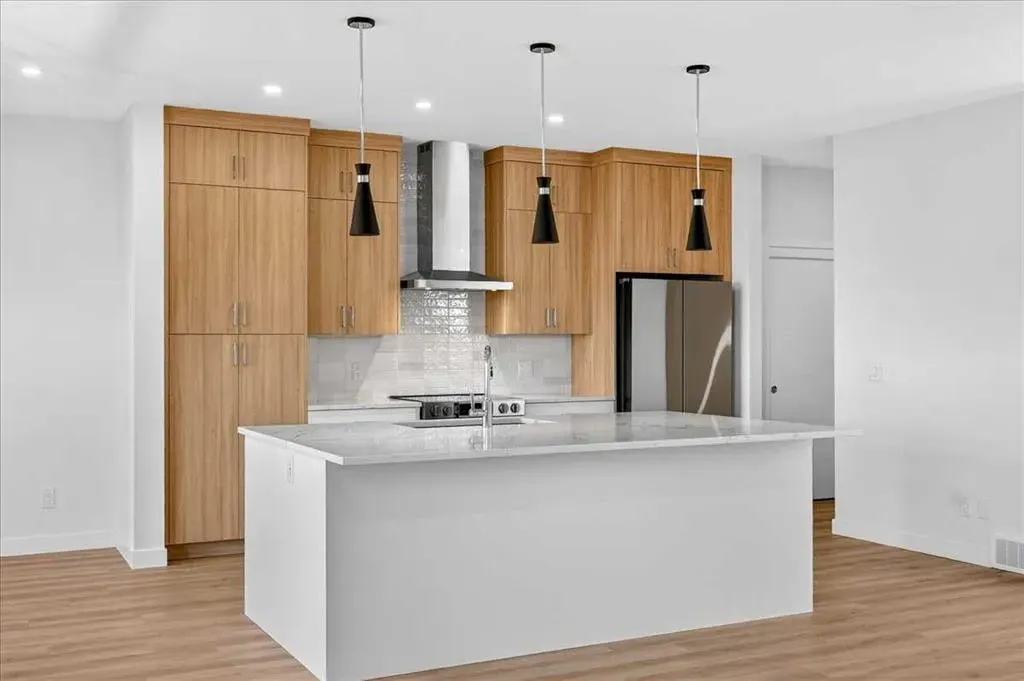 1040 Sailfin Heath