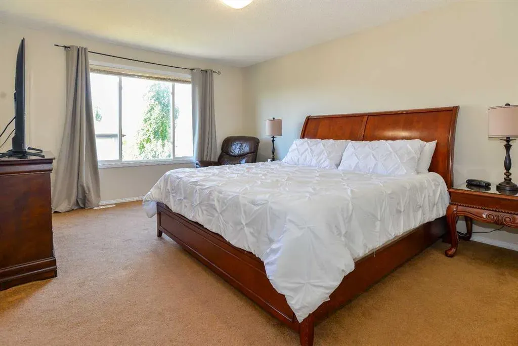 78 Tuscany Ridge Heights NW