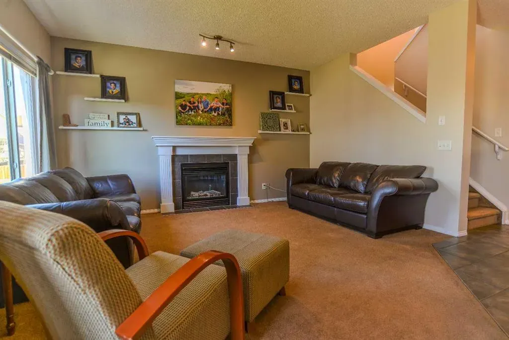 78 Tuscany Ridge Heights NW