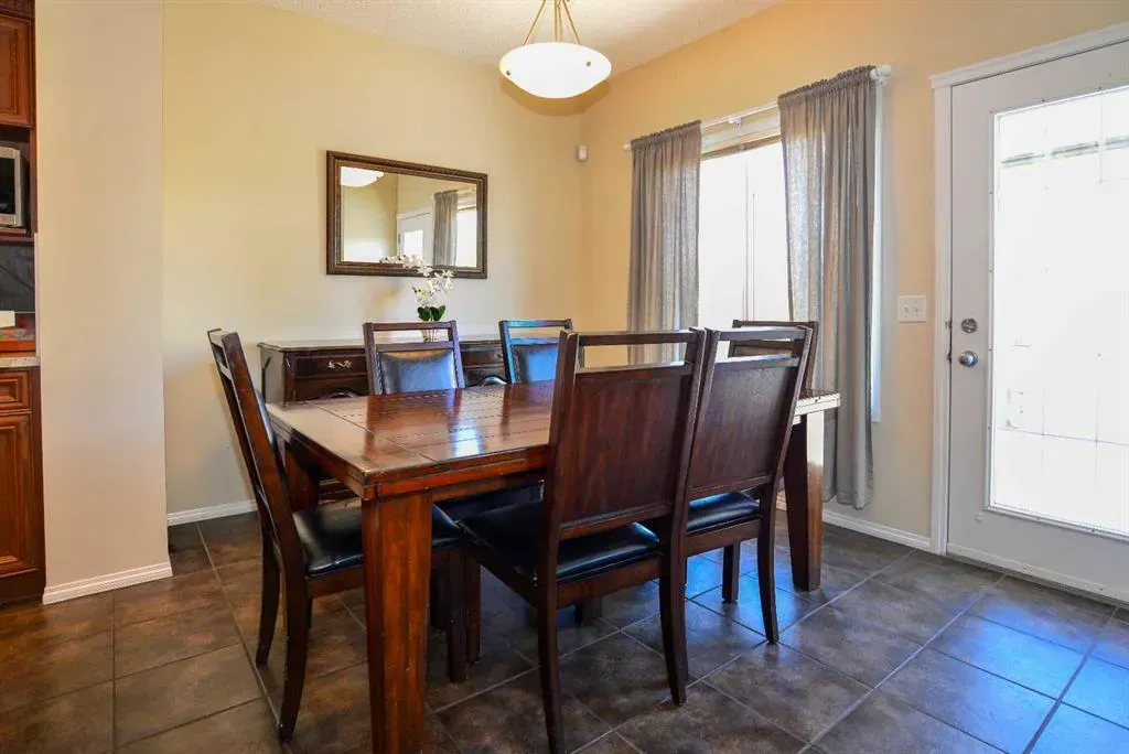 78 Tuscany Ridge Heights NW