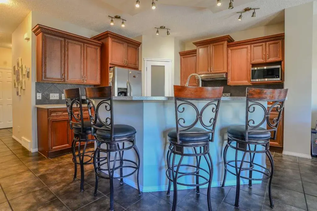 78 Tuscany Ridge Heights NW