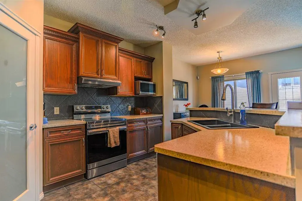 78 Tuscany Ridge Heights NW
