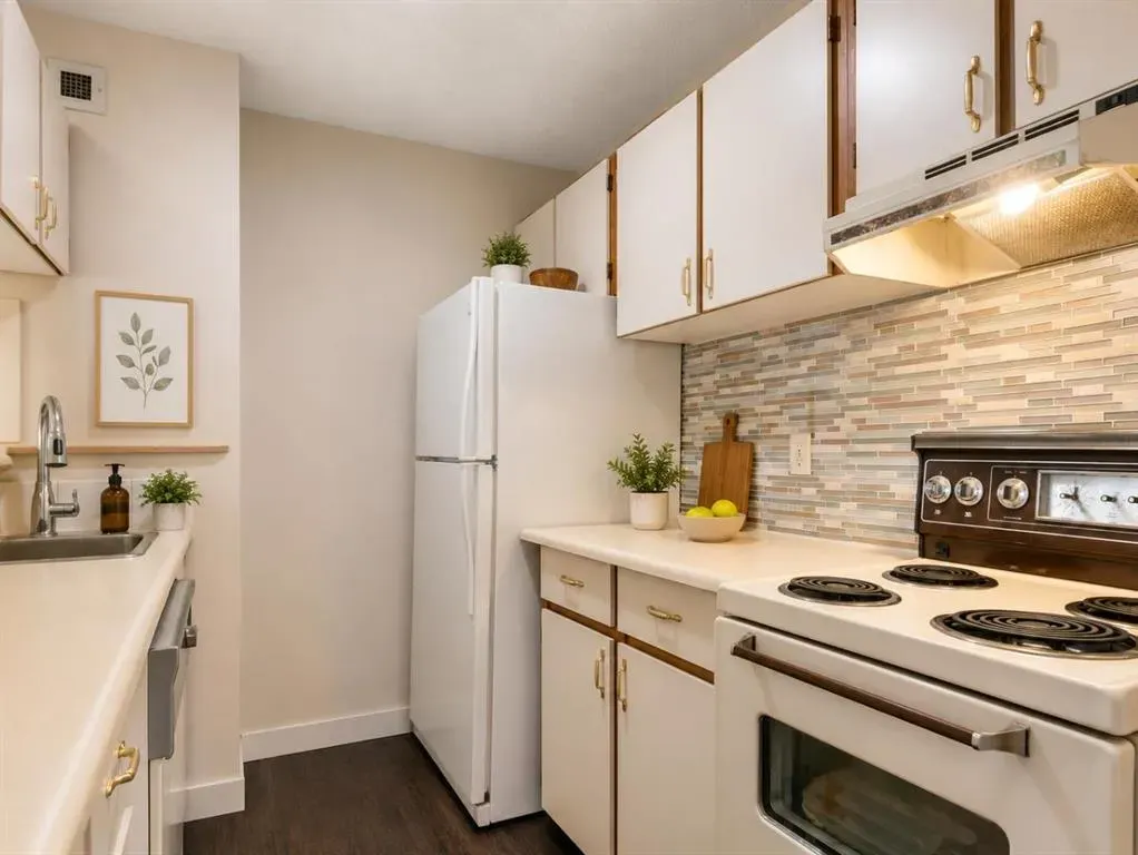 221 6 Avenue SE #1212