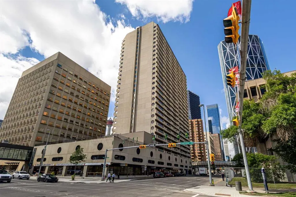 221 6 Avenue SE #1212