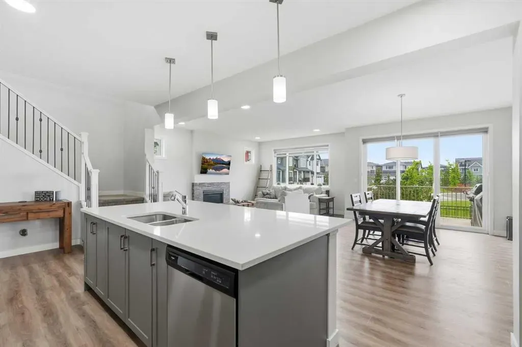 15 Lawrence Green SE
