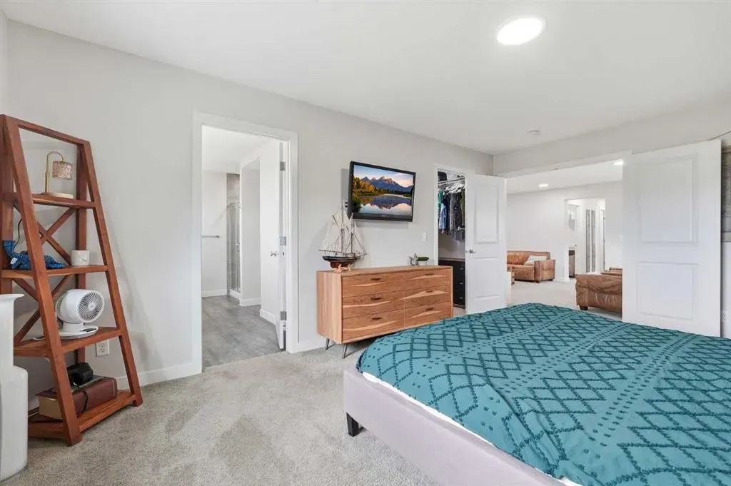 15 Lawrence Green SE