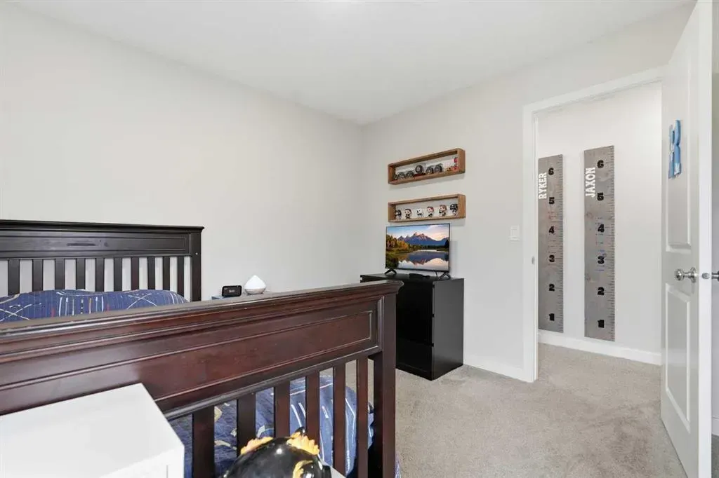 15 Lawrence Green SE