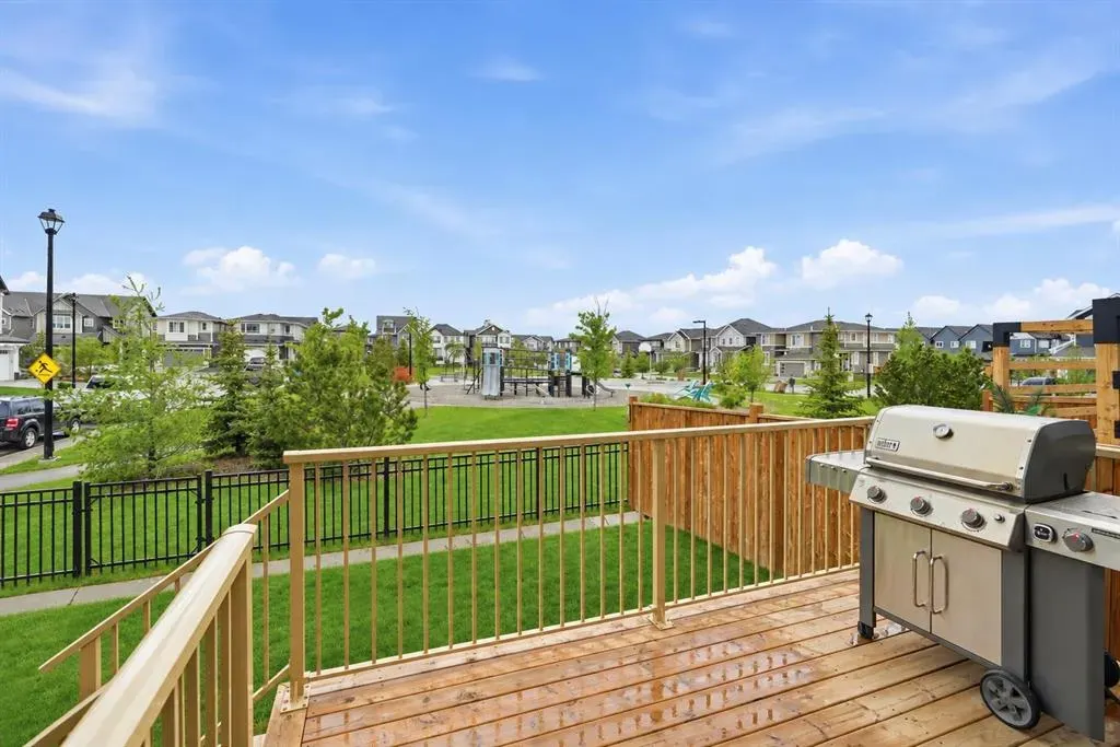 15 Lawrence Green SE