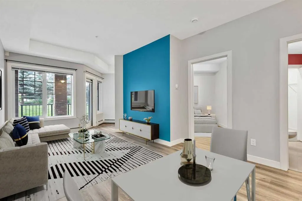 20 Royal Oak Plaza NW #111