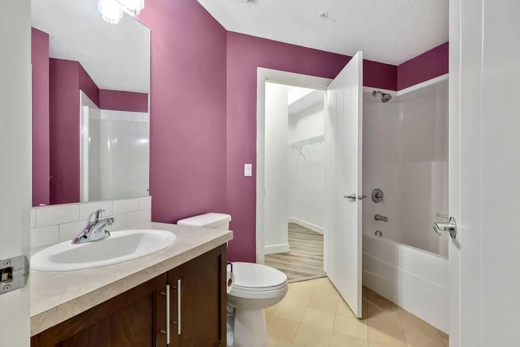 20 Royal Oak Plaza NW #111